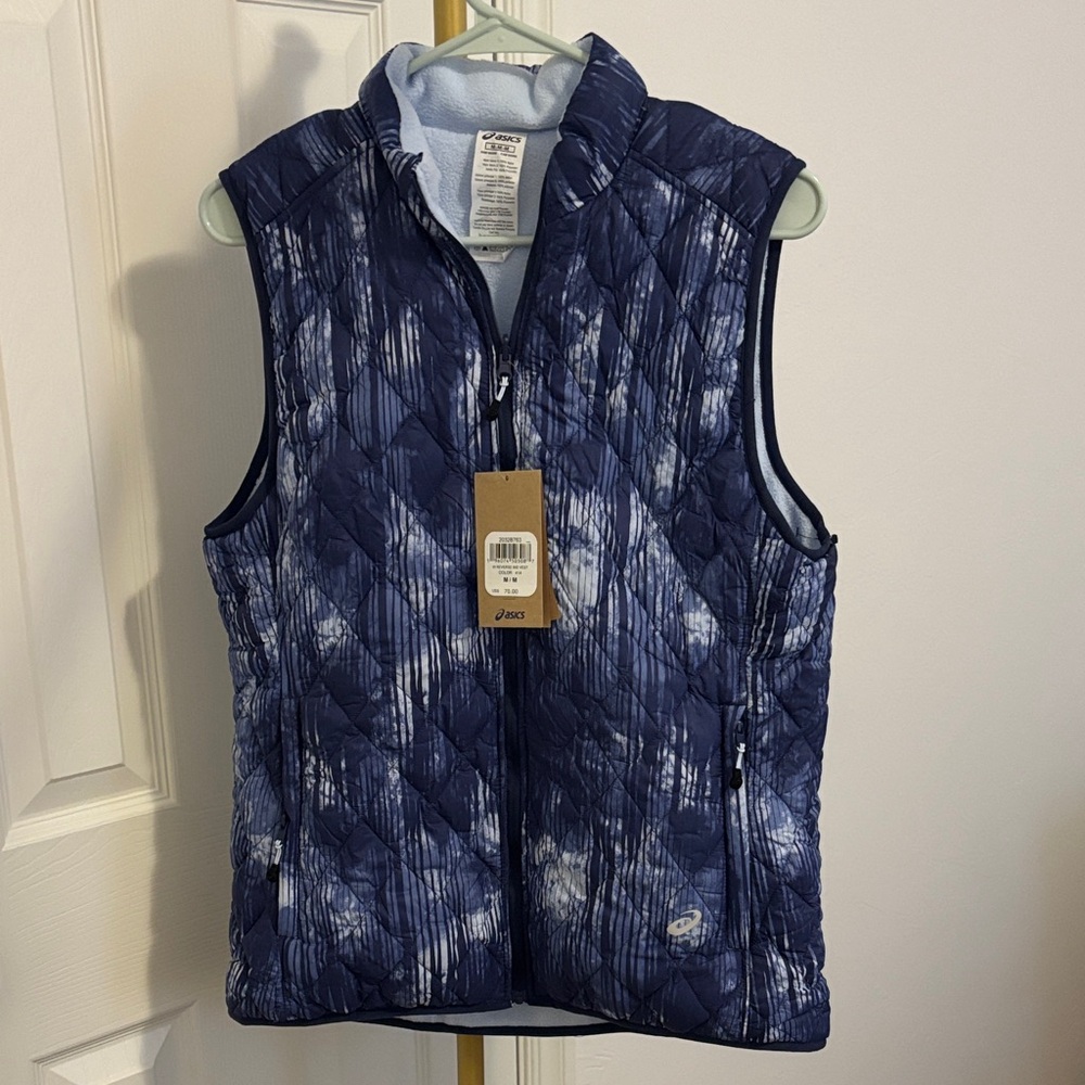 NWT Asics Reversible Puffer Vest! Women’s Medium